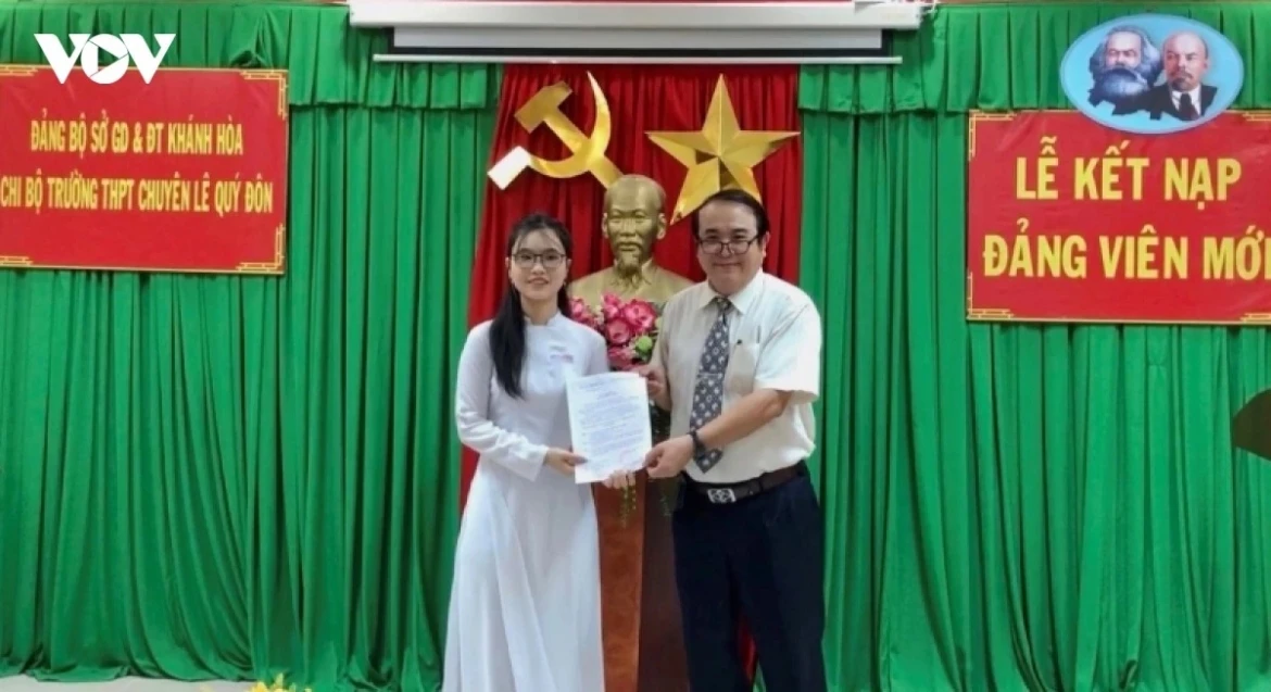Hướng dẫn mới của Ban Bí thư về thẩm tra lý lịch người vào Đảng